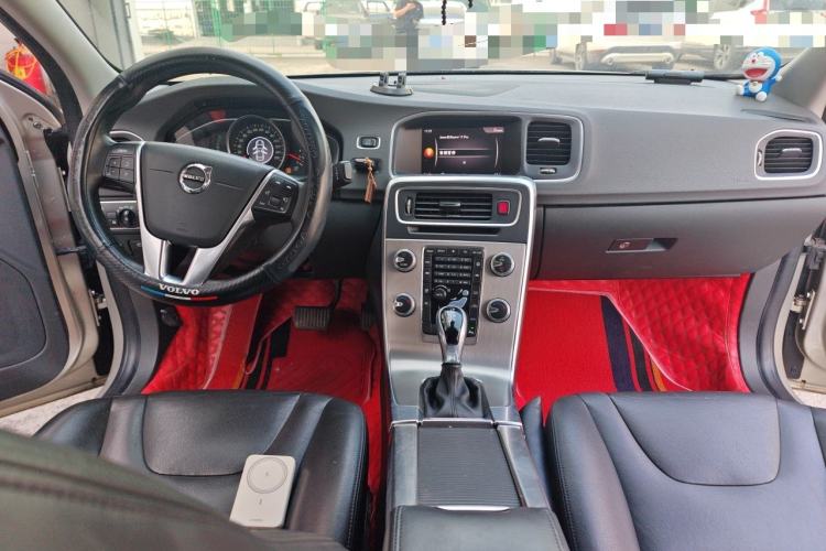 Used Volvo S60 2018 S60L T3 Smart Progress Edition Center Console