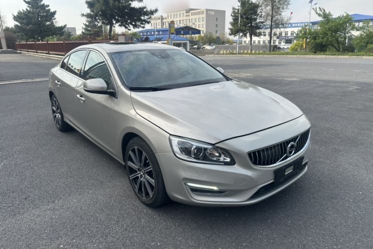 Used Volvo S60 2018 S60L T5 Intelligent Drive Progressive Edition Exterior 4