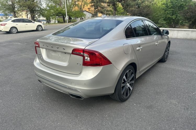 Used Volvo S60 2018 S60L T5 Intelligent Drive Progressive Edition Exterior 6