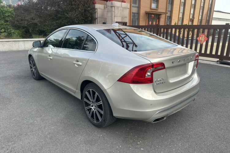 Used Volvo S60 2018 S60L T5 Intelligent Drive Progressive Edition Exterior 7