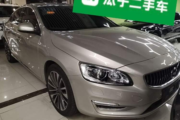 Used Volvo S60 2018 S60L T4 Smart & Ambitious Edition Front Right 45 Deg