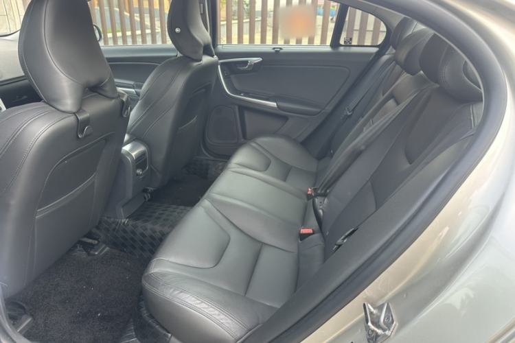 Used Volvo S60 2018 S60L T5 Intelligent Drive Progressive Edition Interior 3