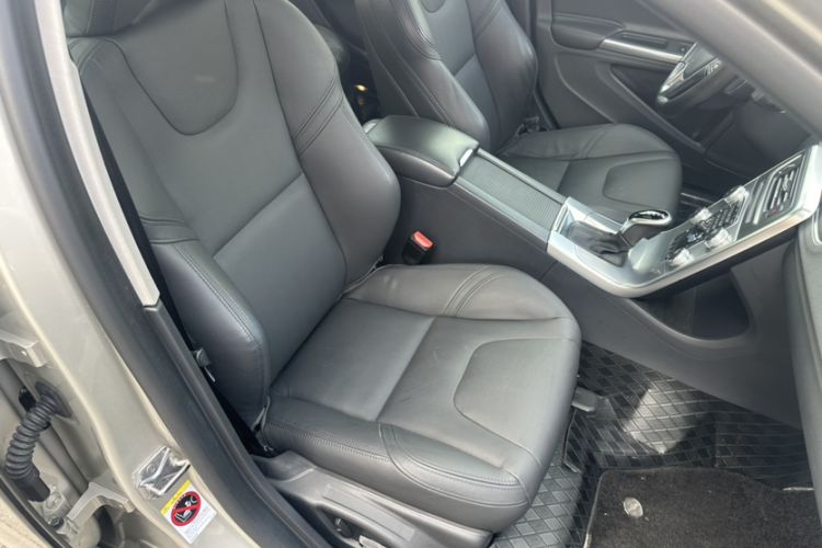 Used Volvo S60 2018 S60L T5 Intelligent Drive Progressive Edition Interior 4