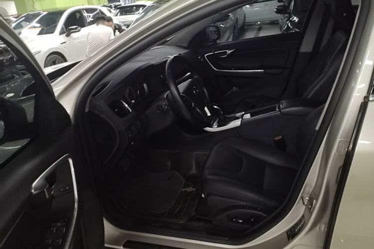Used Volvo S60 2018 S60L T4 Smart & Ambitious Edition Left Front Seat