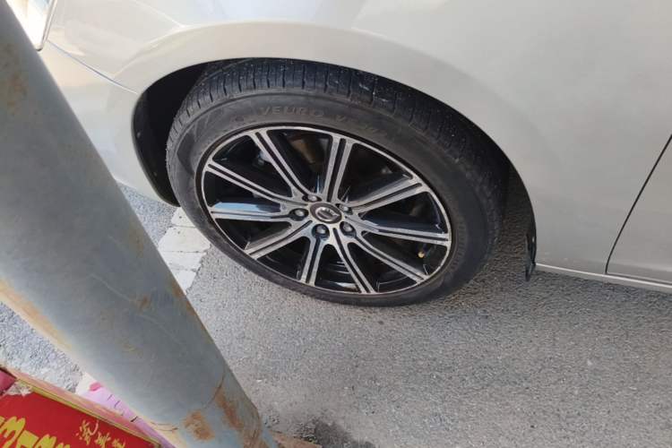 Used Volvo S60 2018 S60L T5 Intelligent Drive Progressive Edition Left Front Wheel Hub