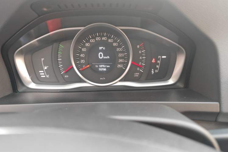 Used Volvo S60 2018 S60L T3 Smart Progress Edition Odometer Close Up