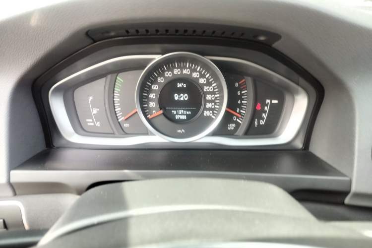 Used Volvo S60 2018 S60L T3 Smart Progress Edition Odometer Close Up