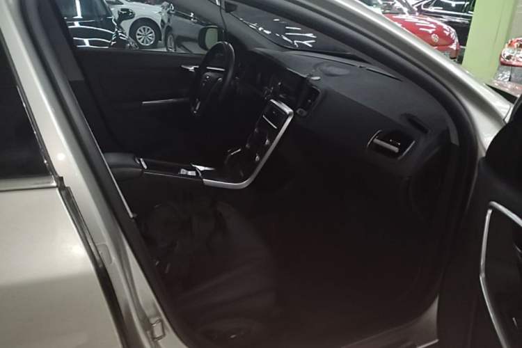 Used Volvo S60 2018 S60L T4 Smart & Ambitious Edition Right Front Seat