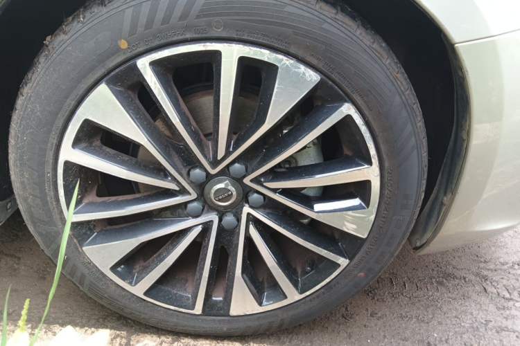 Used Volvo S60 2018 S60L T4 Smart & Ambitious Edition Right Front Wheel Hub