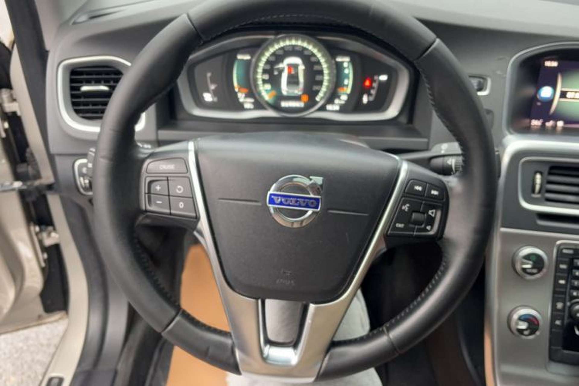 Used Volvo S60 2018 S60L T4 Zhiyuan Edition Steering Wheel