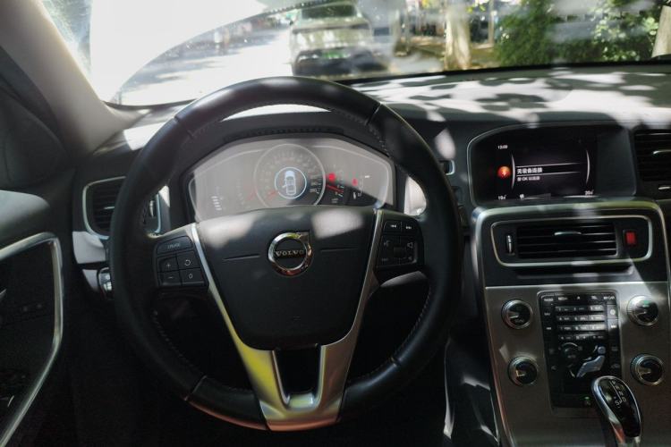 Used Volvo S60 2018 S60L T3 Smart Progress Edition Steering Wheel