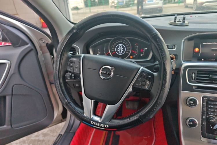 Used Volvo S60 2018 S60L T3 Smart Progress Edition Steering Wheel