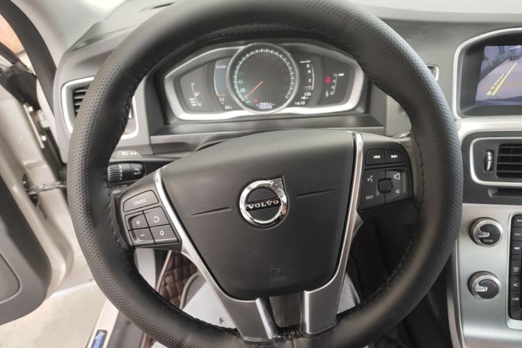 Used Volvo S60 2018 S60L T4 Smart & Ambitious Edition Steering Wheel