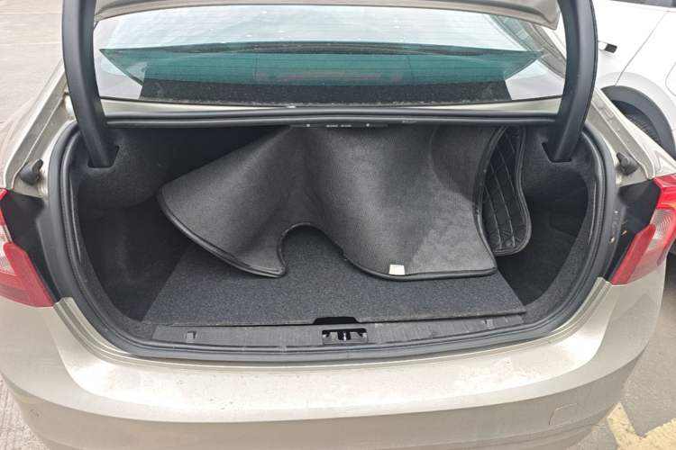 Used Volvo S60 2018 S60L T3 Smart Progress Edition Trunk