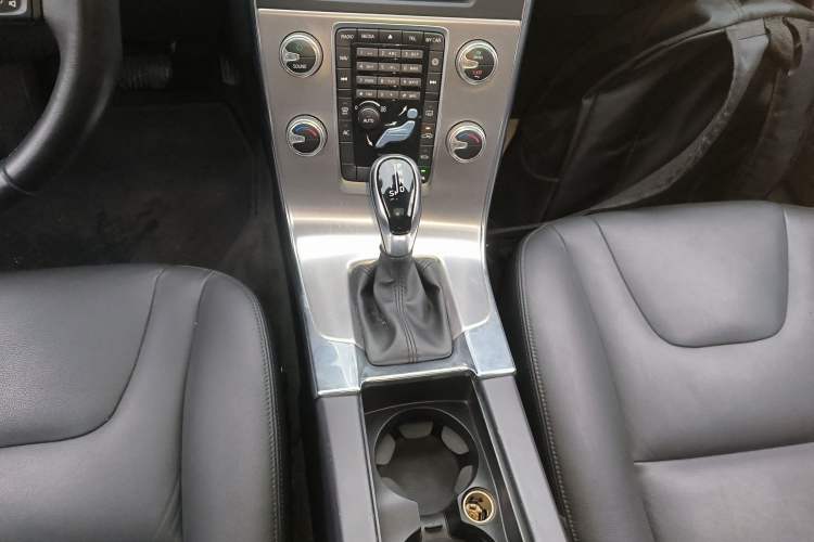 Used Volvo S60 2019 S60L T3 Intelligent Upgrade Edition Gear Lever