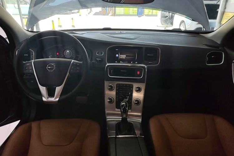 Used Volvo S60 2019 S60L Facelift T5 Intelligent Advanced Edition Center Console