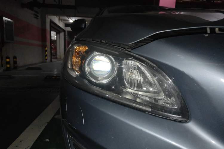 Used Volvo S60 2019 S60L T5 Smart Range Edition Right Front Headlight