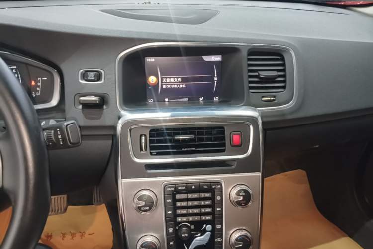Used Volvo S60 2019 S60L T5 Smart Range Edition Audio And AC Panel