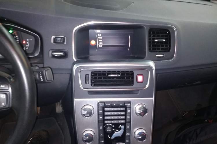 Used Volvo S60 2019 S60L T3 Intelligent Upgrade Edition Audio And AC Panel