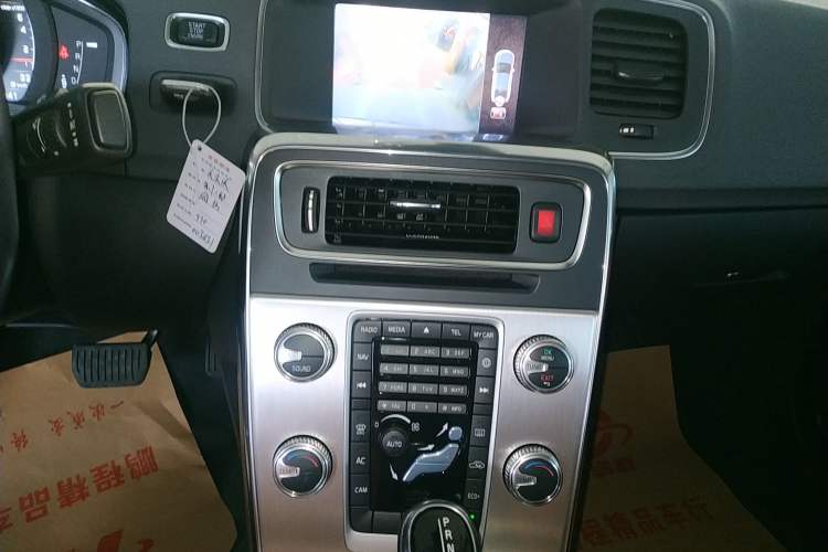 Used Volvo S60 2019 S60L T5 Smart Range Edition Audio And AC Panel