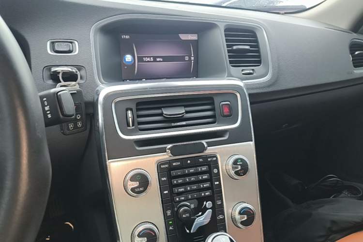 Used Volvo S60 2019 S60L T3 Intelligent Upgrade Edition Audio And AC Panel