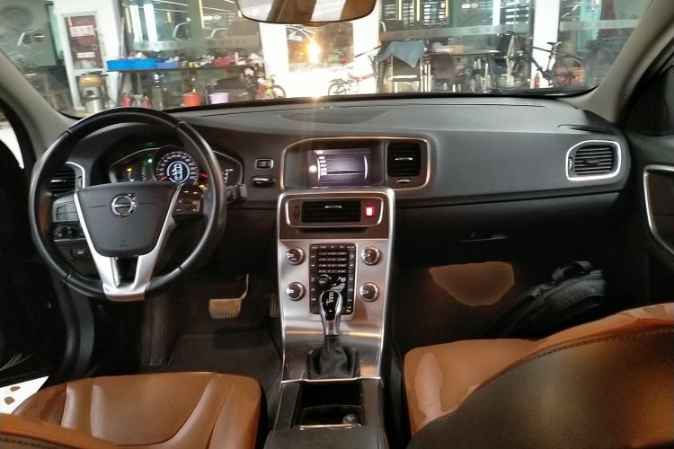 Used Volvo S60 2019 S60L T3 Intelligent Upgrade Edition Center Console