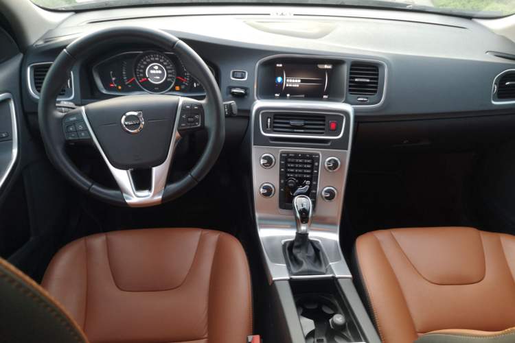 Used Volvo S60 2019 S60L T3 Intelligent Upgrade Edition Center Console
