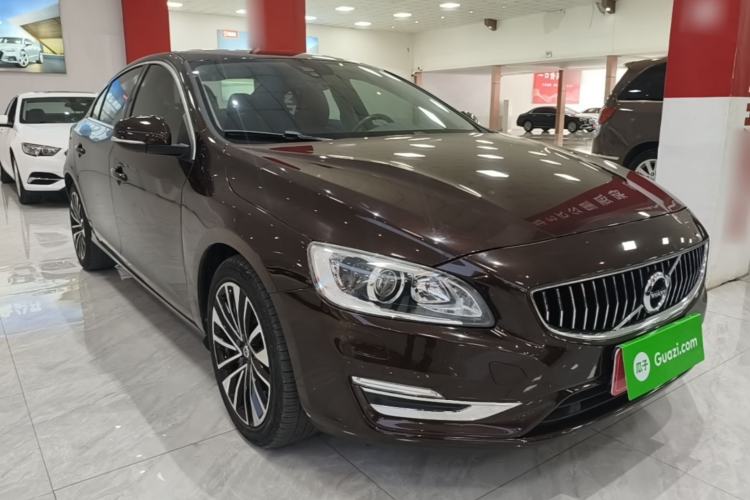 Used Volvo S60 2019 S60L T5 Smart Range Edition Front Right 45 Deg