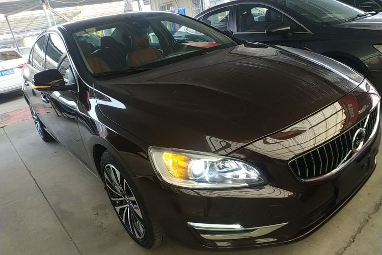 Used Volvo S60 2019 S60L T5 Smart Range Edition Front Right 45 Deg