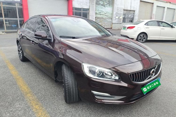 Used Volvo S60 2019 S60L T3 Intelligent Upgrade Edition Front Right 45 Deg