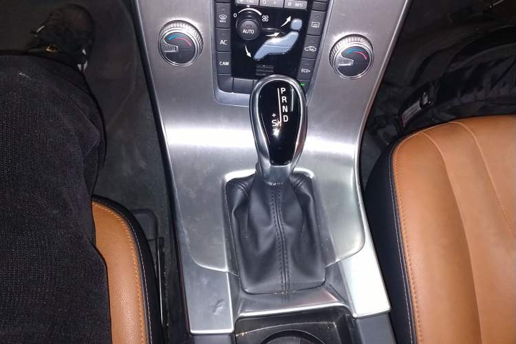 Used Volvo S60 2019 S60L T3 Intelligent Upgrade Edition Gear Lever