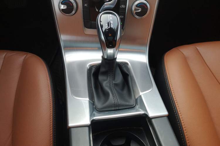 Used Volvo S60 2019 S60L T3 Intelligent Upgrade Edition Gear Lever