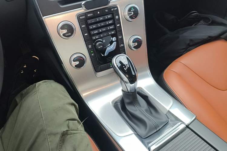 Used Volvo S60 2019 S60L T3 Intelligent Upgrade Edition Gear Lever