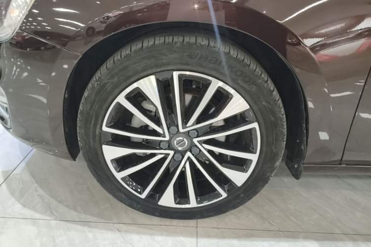 Used Volvo S60 2019 S60L T5 Smart Range Edition Left Front Wheel Hub