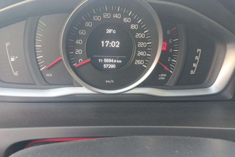 Used Volvo S60 2019 S60L T3 Intelligent Upgrade Edition Odometer Close Up