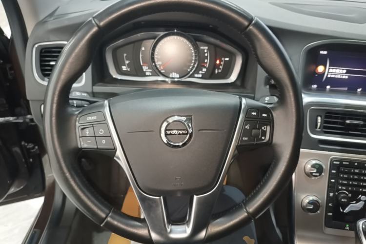 Used Volvo S60 2019 S60L T5 Smart Range Edition Steering Wheel