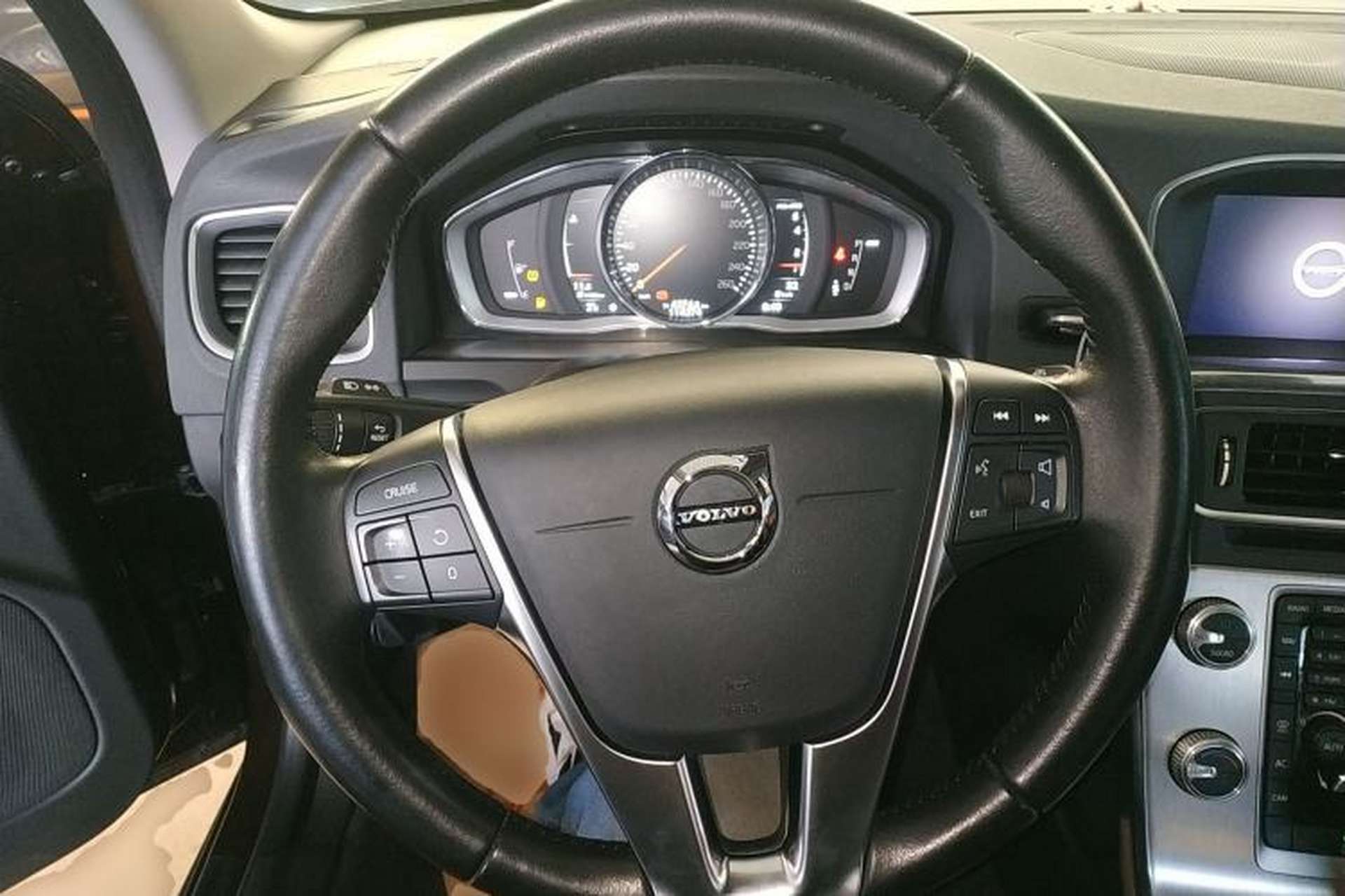 Used Volvo S60 2019 S60L T5 Smart Range Edition Steering Wheel