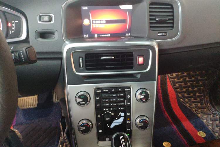 Used Volvo S60 2019 S60L Facelift T5 Smart Luxury Elite Edition Audio And AC Panel