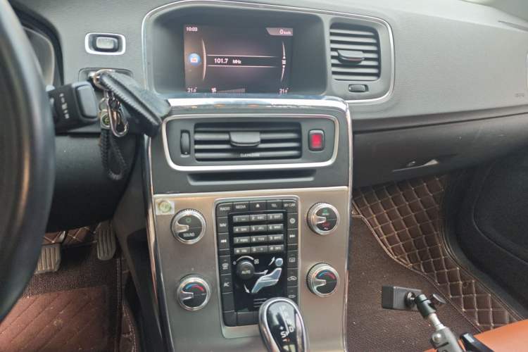 Used Volvo S60 2019 S60L Facelift T5 Intelligent Advanced Edition Audio And AC Panel