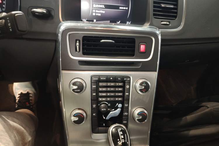 Used Volvo S60 2019 S60L Facelift T5 Intelligent Advanced Edition Audio And AC Panel
