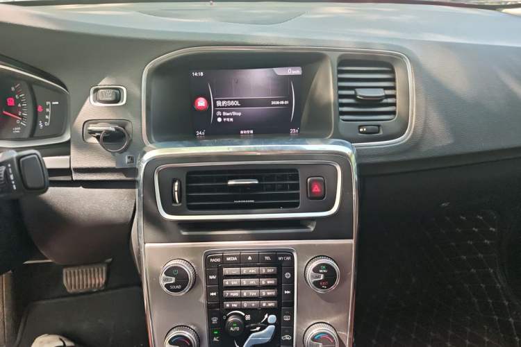 Used Volvo S60 2019 S60L Facelift T5 Intelligent Advanced Edition Audio And AC Panel
