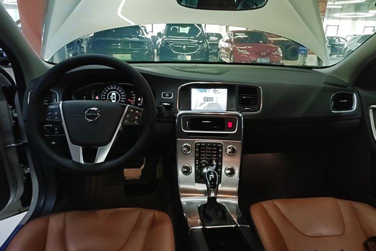 Used Volvo S60 2019 S60L Facelift T5 Intelligent Advanced Edition Center Console