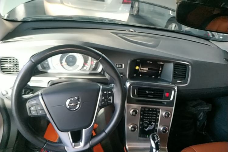 Used Volvo S60 2019 S60L Facelift T5 Intelligent Advanced Edition Center Console