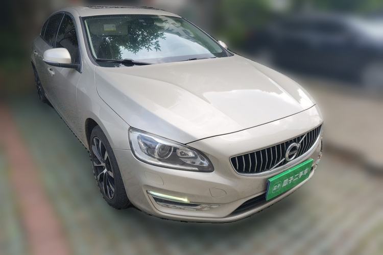 Used Volvo S60 2019 S60L T3 Intelligent Upgrade Edition Front Right 45 Deg