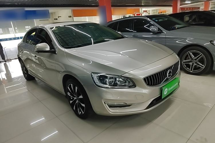 Used Volvo S60 2019 S60L Facelift T5 Intelligent Advanced Edition Front Right 45 Deg