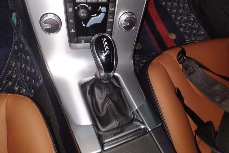 Used Volvo S60 2019 S60L Facelift T5 Smart Luxury Elite Edition Gear Lever