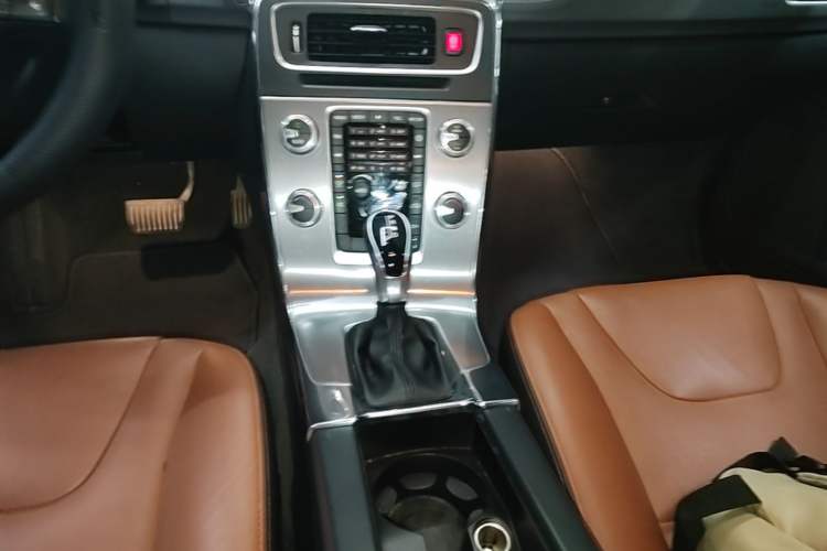 Used Volvo S60 2019 S60L Facelift T5 Intelligent Advanced Edition Gear Lever