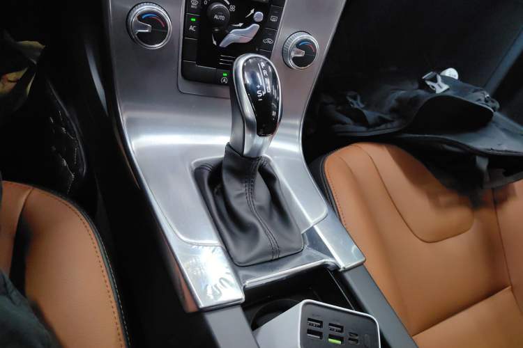 Used Volvo S60 2019 S60L T3 Intelligent Upgrade Edition Gear Lever