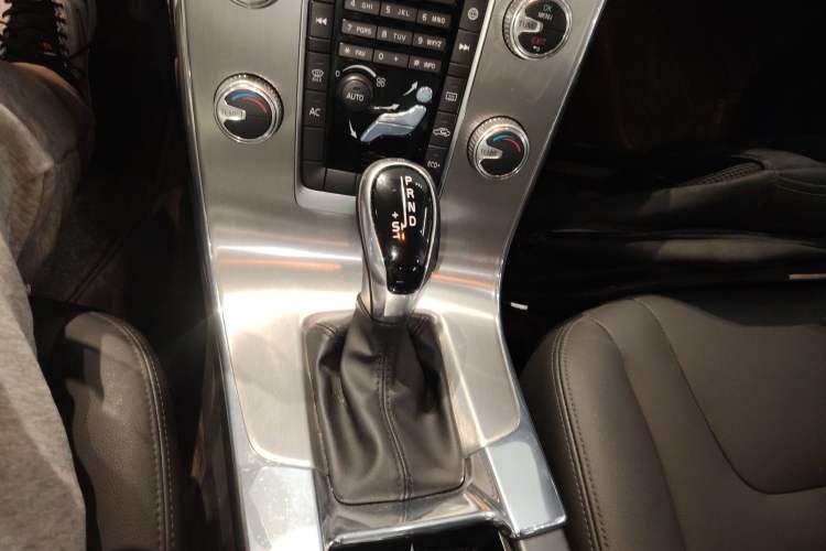 Used Volvo S60 2019 S60L Facelift T5 Intelligent Advanced Edition Gear Lever
