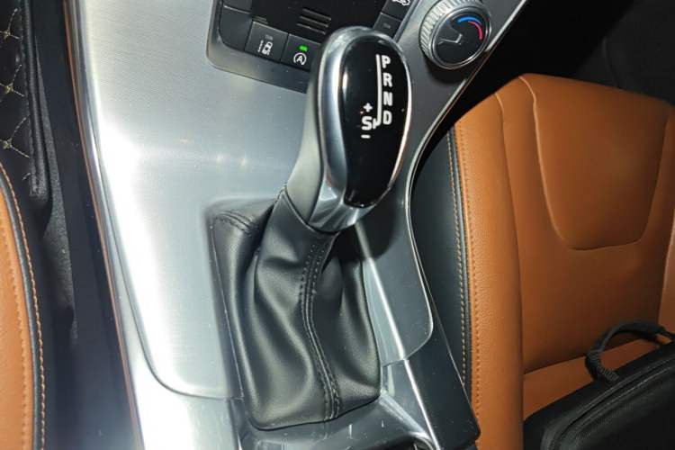 Used Volvo S60 2019 S60L Facelift T5 Smart Luxury Elite Edition Gear Lever